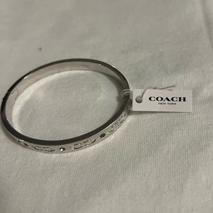 COACH Kissing C HINGED Bangle